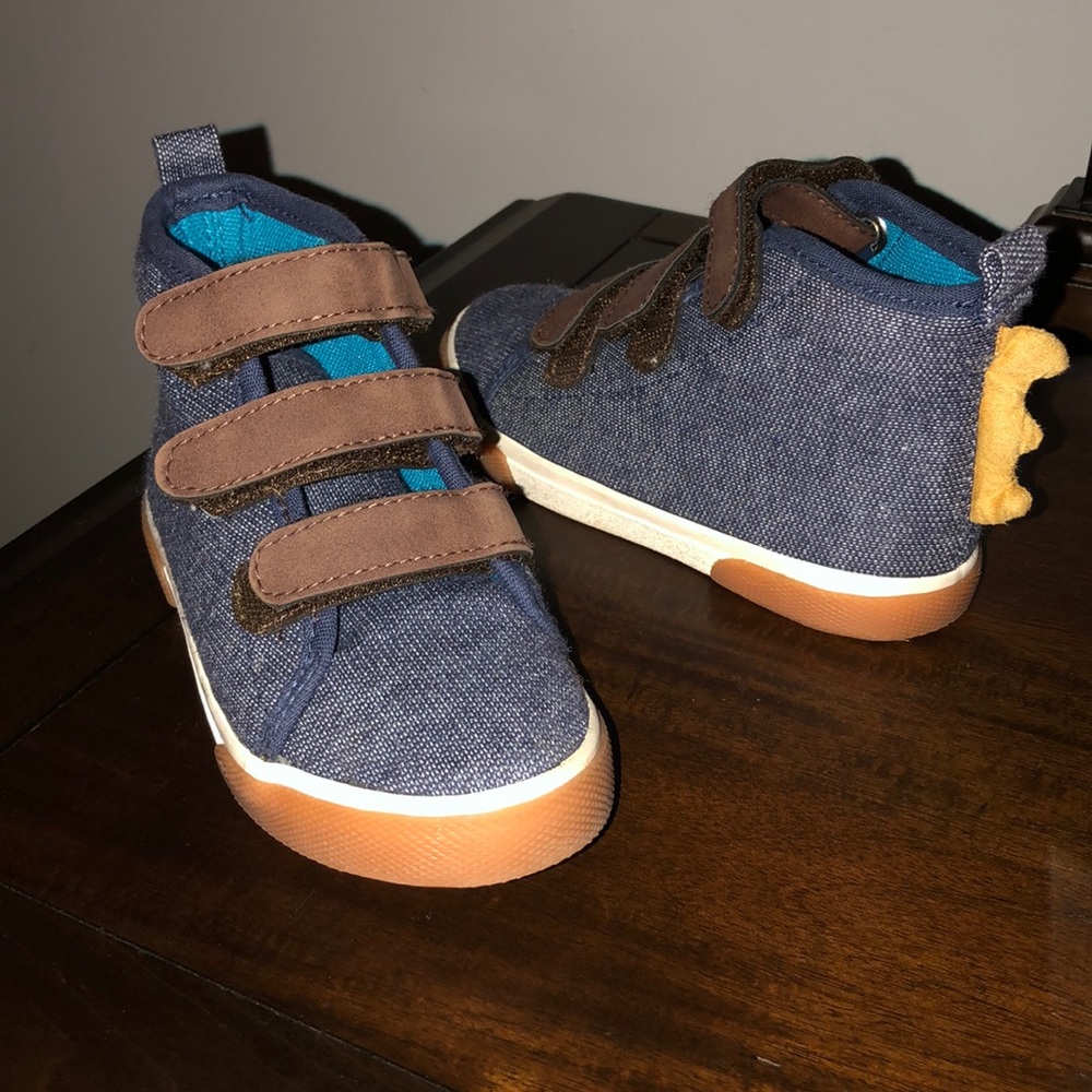 The perfecto Dino hi tops for your toddler!
